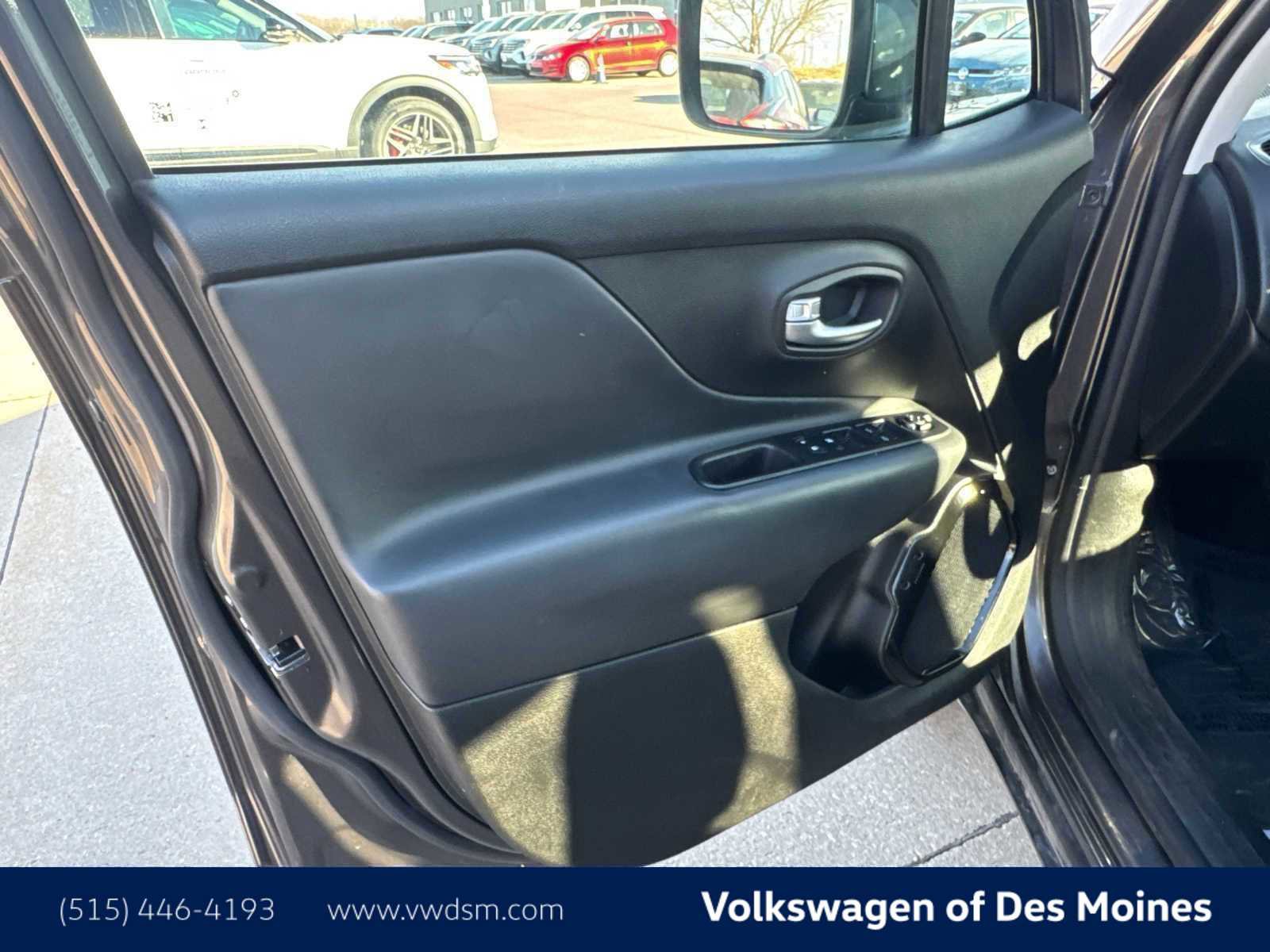 Used 2019 Jeep Renegade Altitude w/ Quick Order Package 2XM image 22