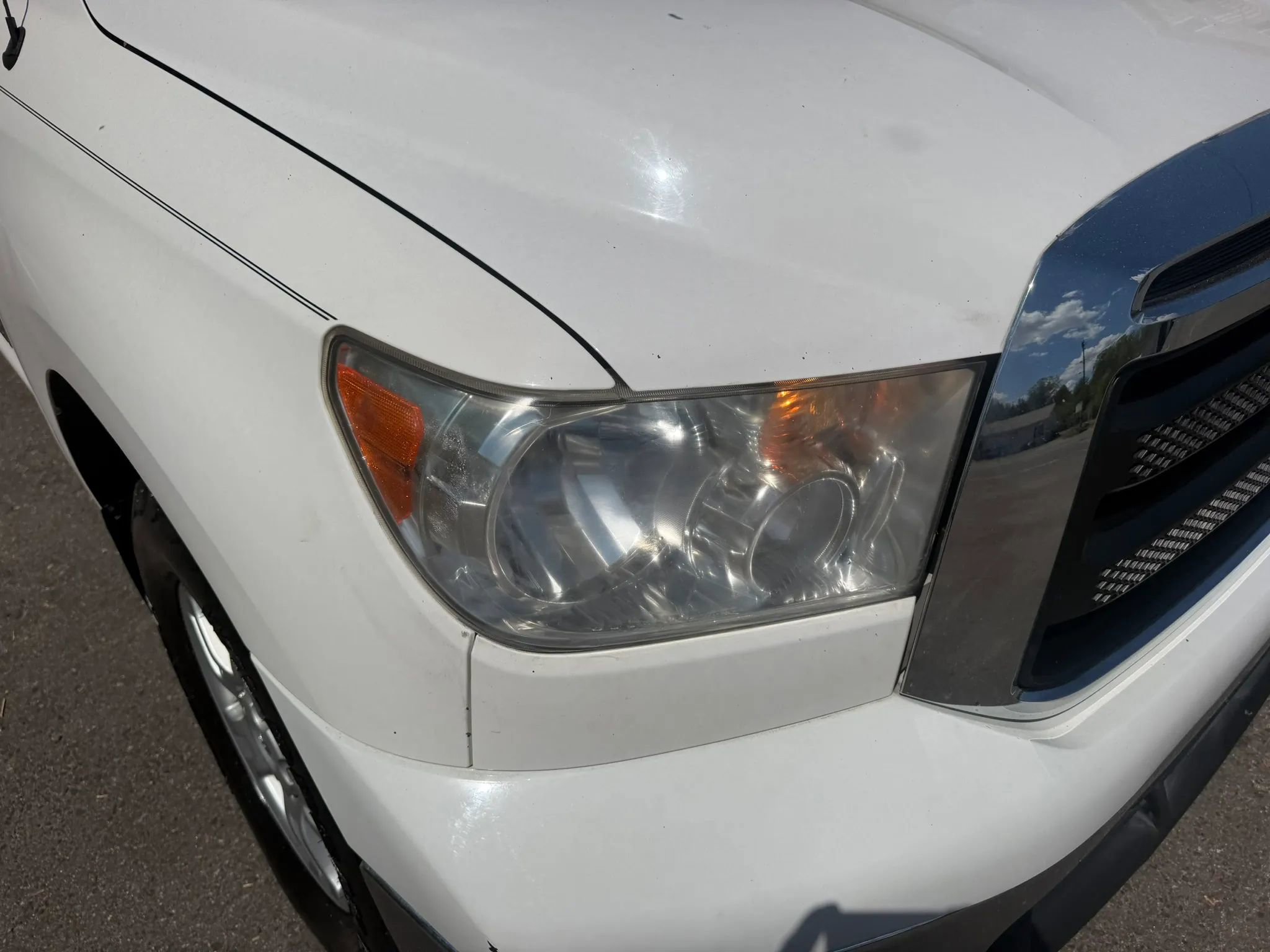 Used 2012 Toyota Tundra 4x4 CrewMax w/ Tow Pkg image 4