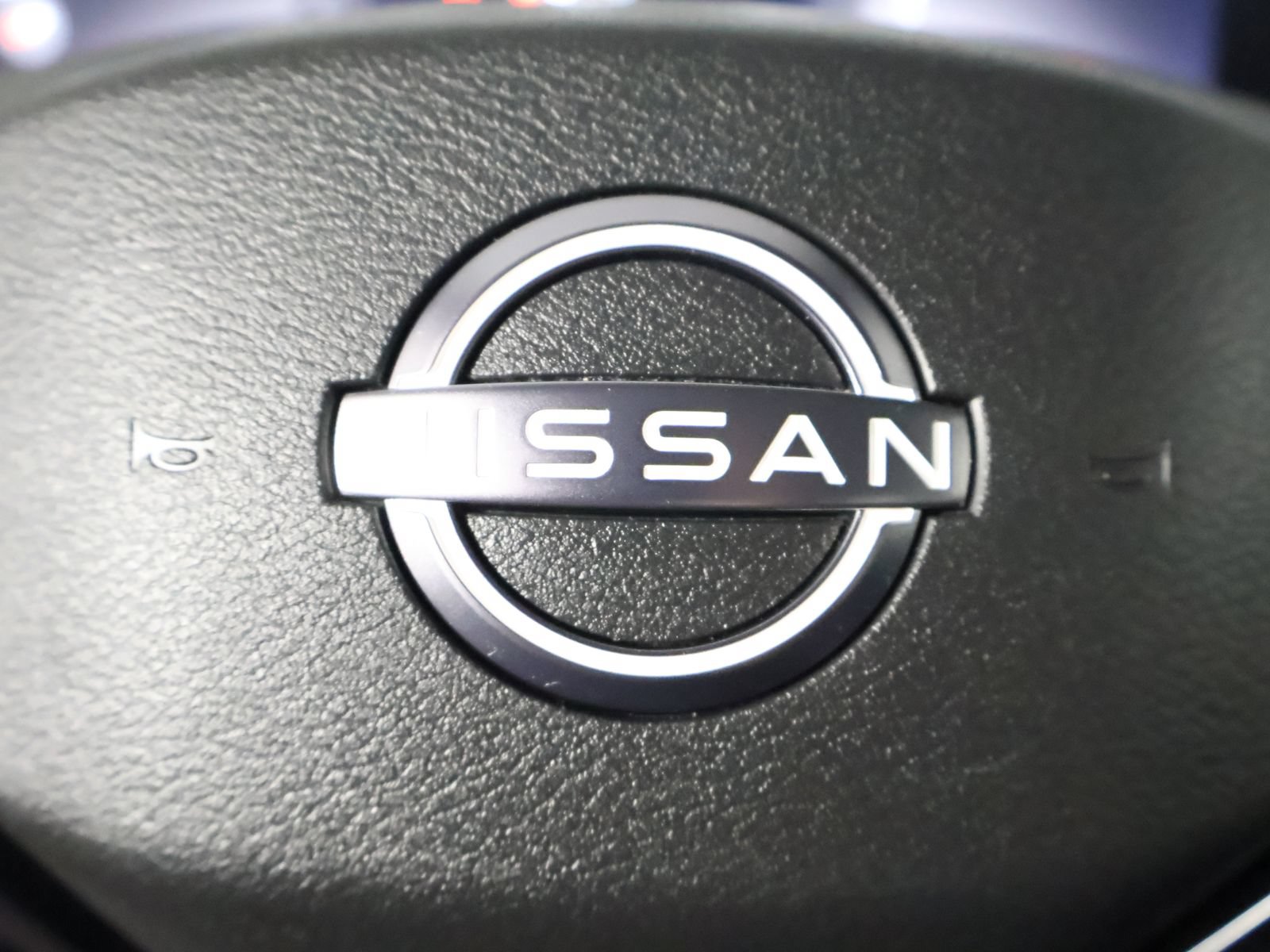 Used 2024 Nissan Ariya AWD image 27