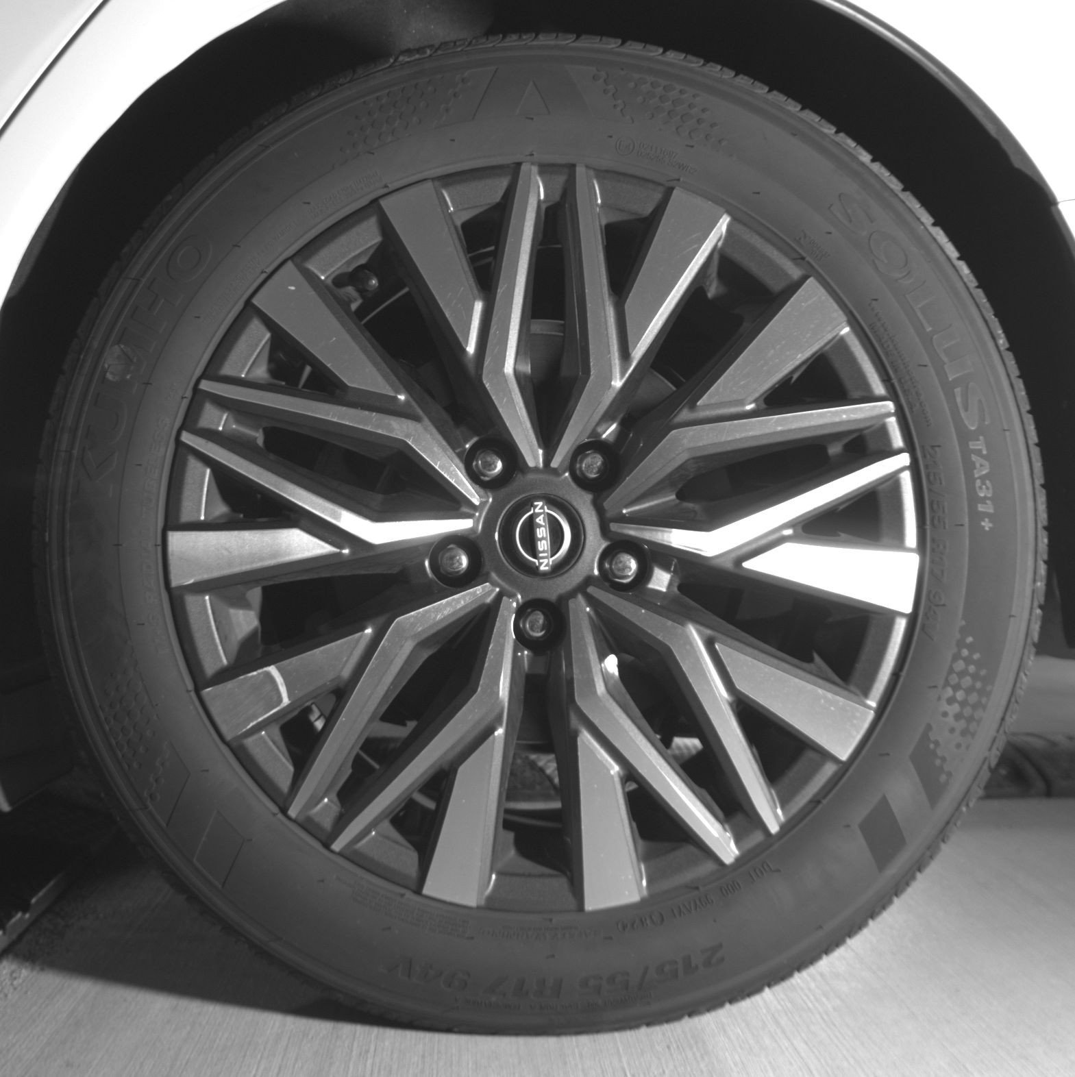 Used 2025 Nissan Altima 2.5 SV FWD image 14