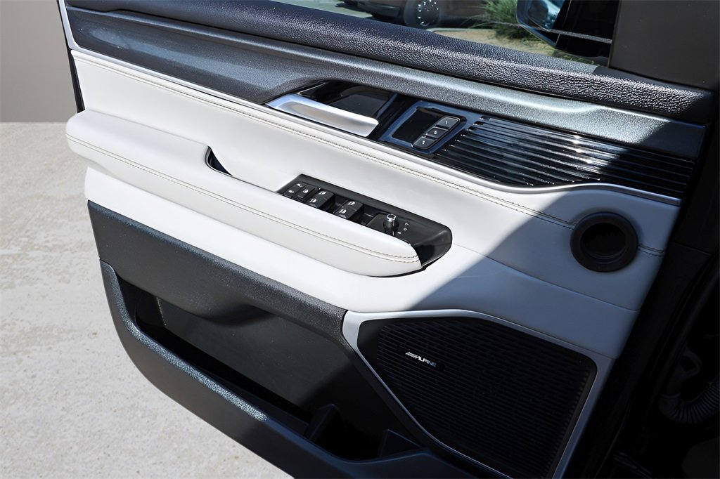 Used 2022 Jeep Wagoneer Series I image 17