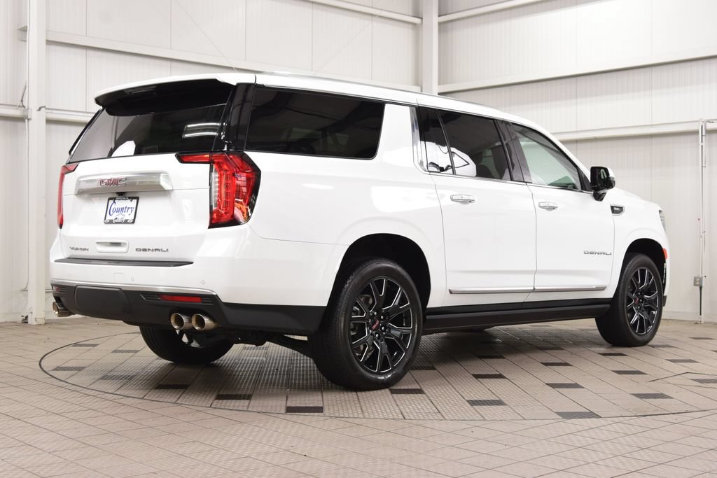 Used 2024 GMC Yukon XL Denali AWD/4WD image 8