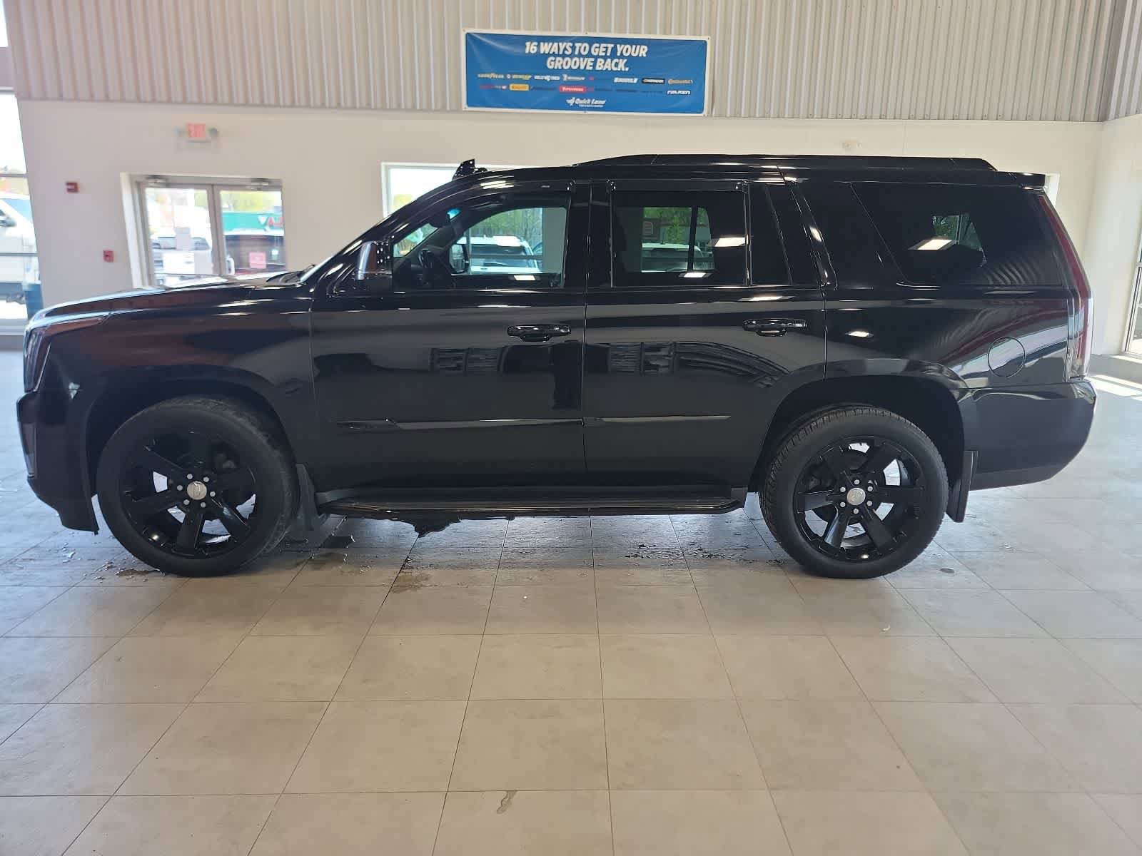 Used 2016 Cadillac Escalade Luxury AWD/4WD image 8