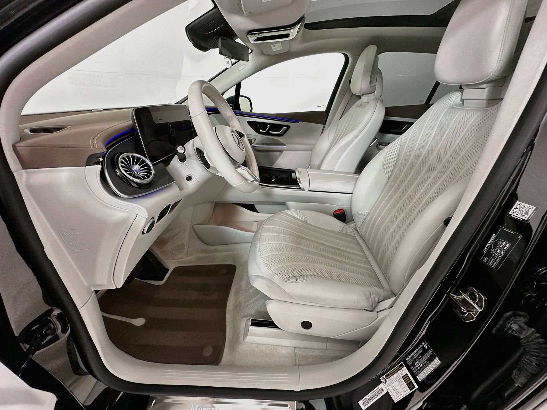 Certified 2023 Mercedes-Benz EQE 500 4MATIC SUV image 23
