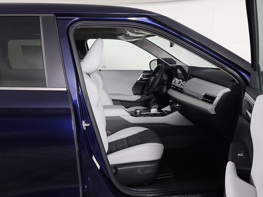 New 2026 Mitsubishi Outlander SE image 31