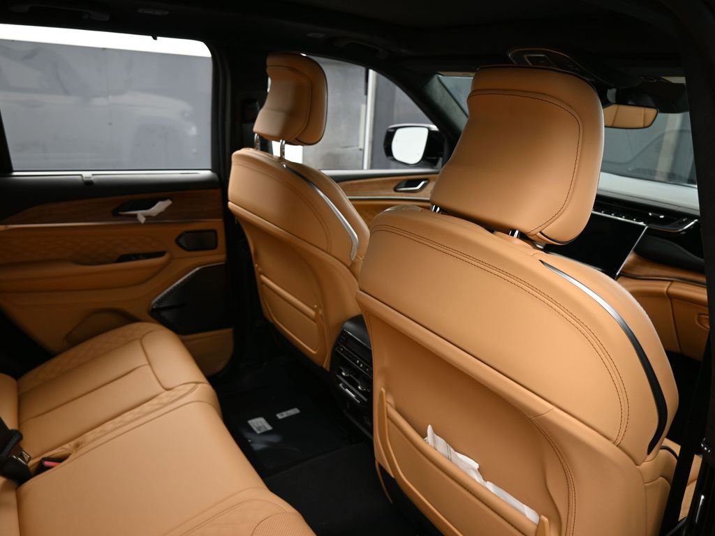 New 2025 Jeep Grand Cherokee Summit image 38