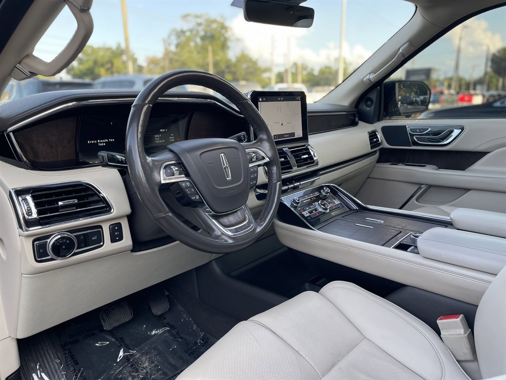 Used 2018 Lincoln Navigator L Select w/ Technology Package RWD image 15