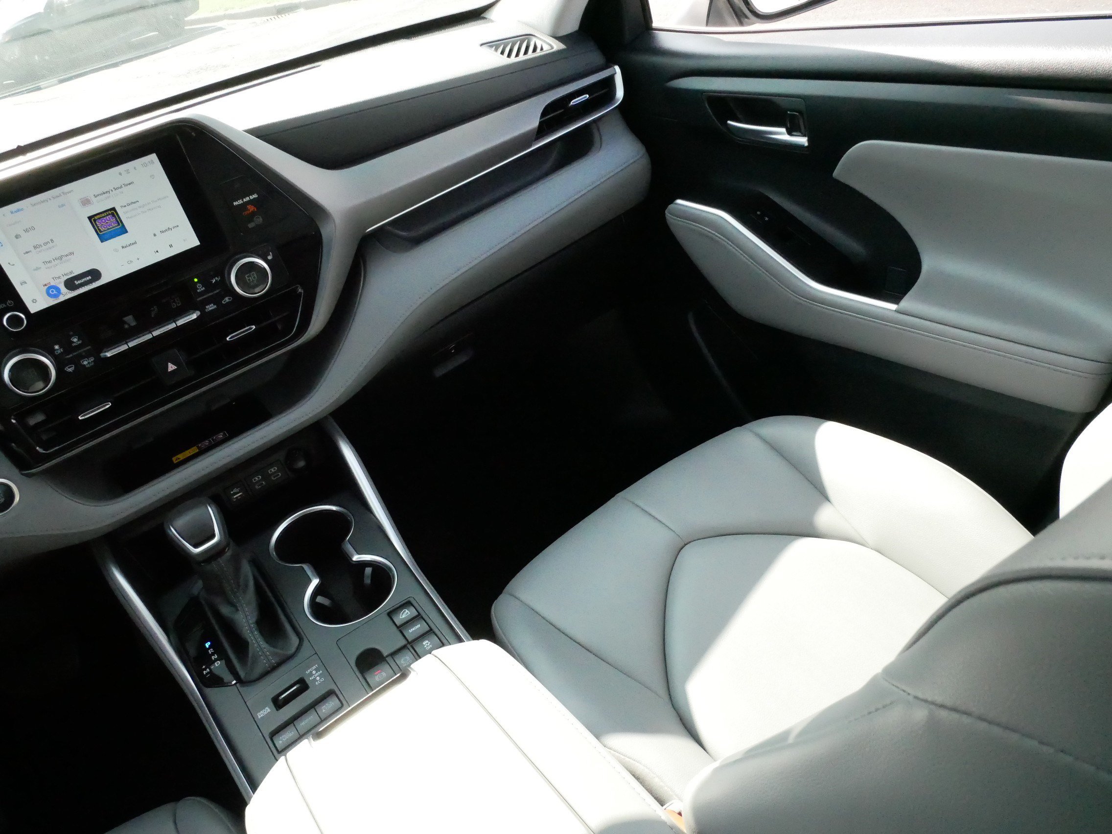 Certified 2026 Toyota Highlander XLE AWD/4WD image 11