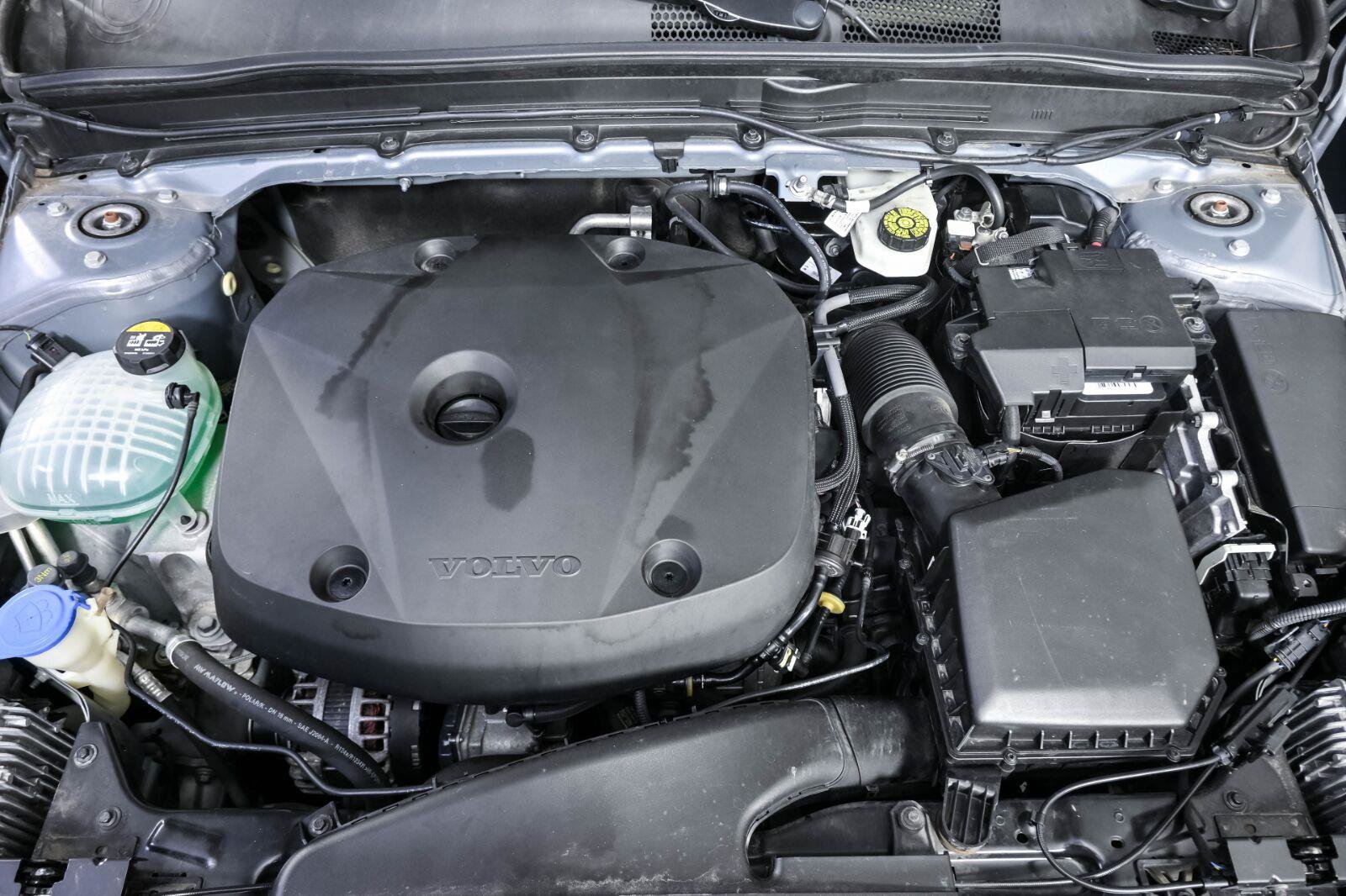 Used 2022 Volvo XC40 T5 Momentum w/ Premium Package AWD/4WD image 32