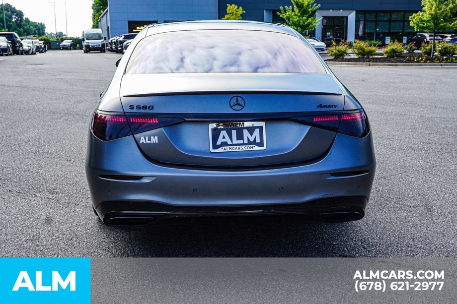 Used 2022 Mercedes-Benz S 580 4MATIC Sedan w/ AMG Line Package image 10