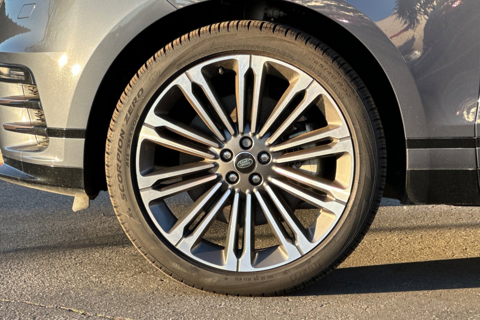 New 2024 Land Rover Range Rover Velar Dynamic HSE image 24