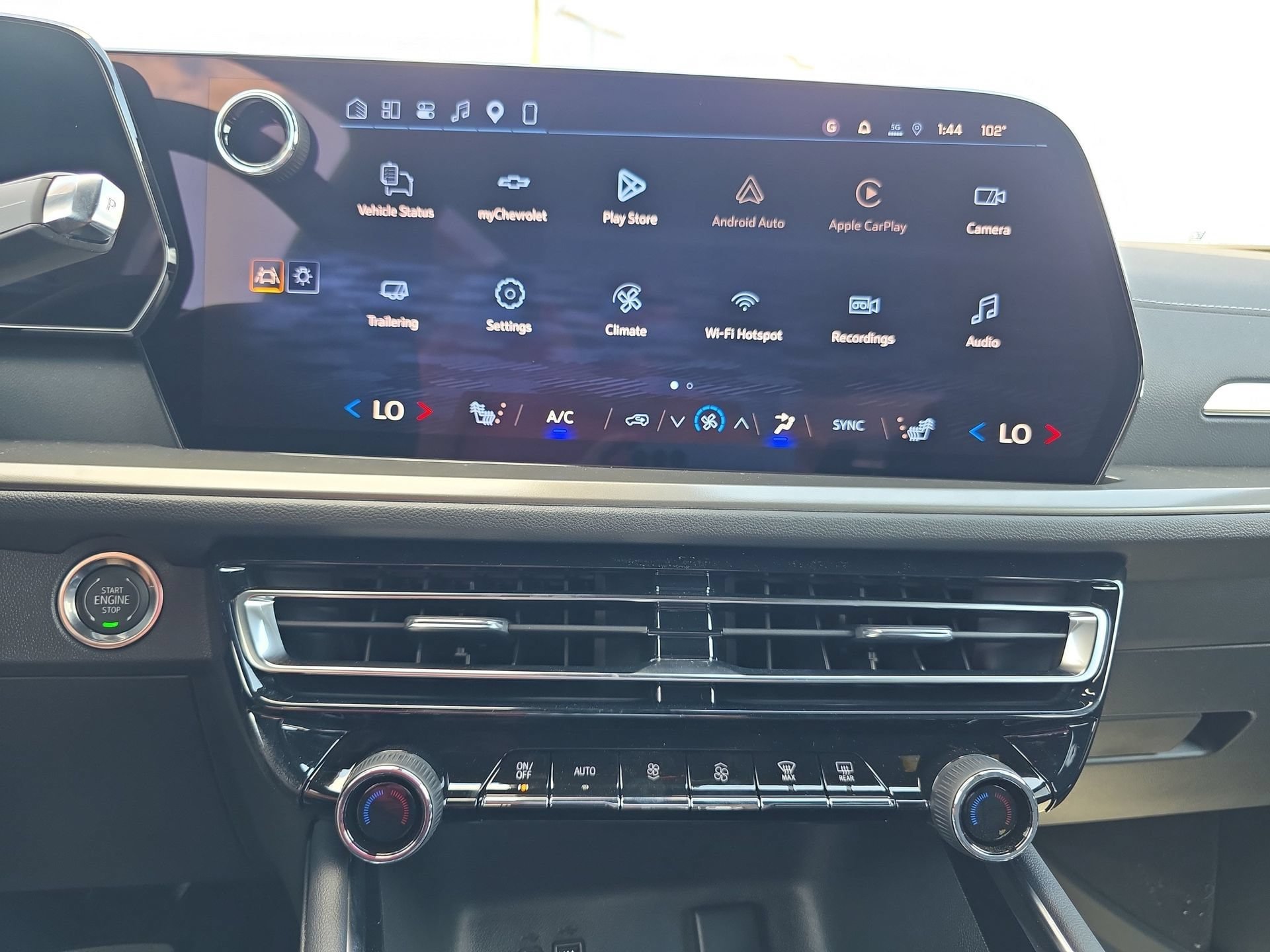 New 2027 Chevrolet Traverse LT w/ Midnight/Sport Edition FWD image 22