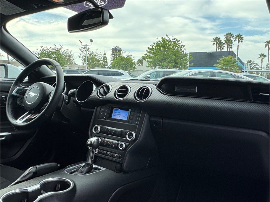 Used 2019 Ford Mustang Coupe RWD image 21