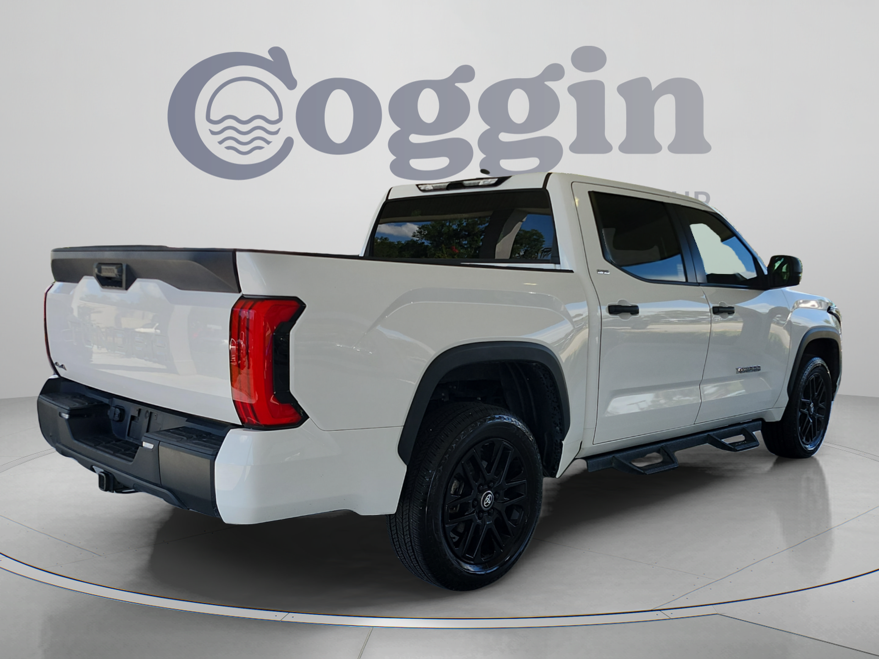 Used 2025 Toyota Tundra SR5 AWD/4WD image 5