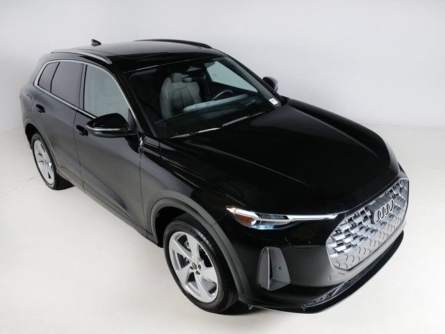 Certified 2025 Audi Q5 Premium w/ Premium Plus AWD/4WD image 5
