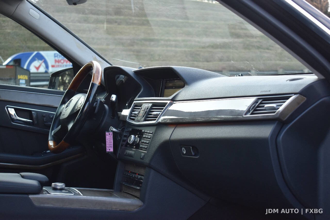 Used 2010 Mercedes-Benz E 350 Sedan image 17