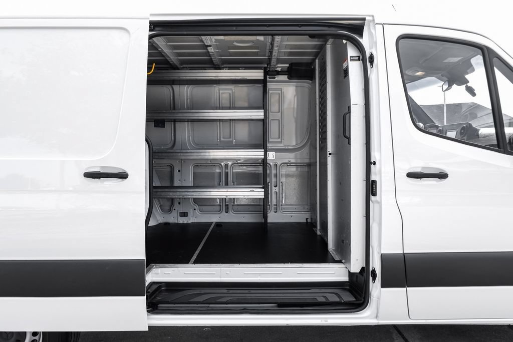 Used 2024 Mercedes-Benz Sprinter 2500 image 30