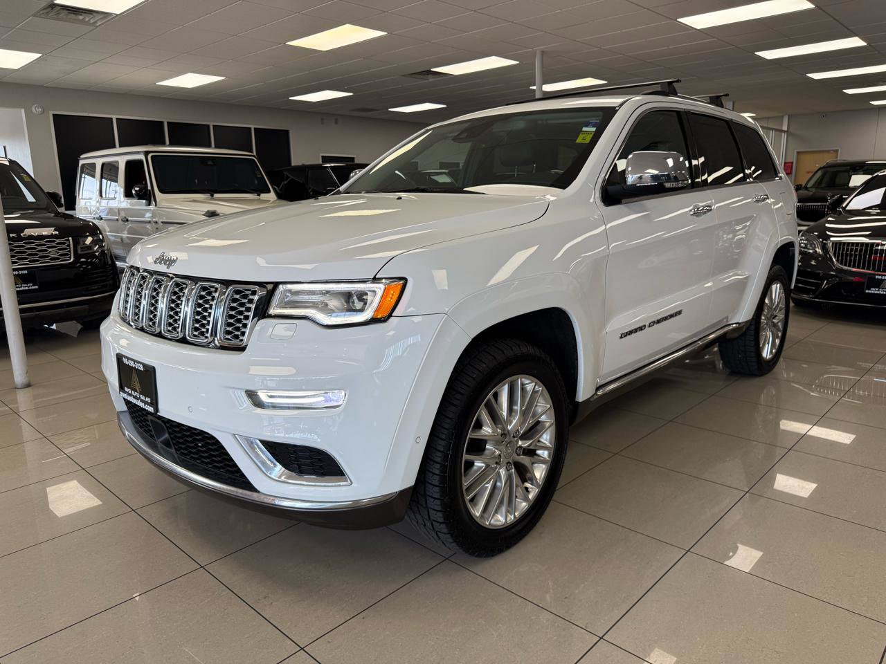 Used 2017 Jeep Grand Cherokee Summit image 8