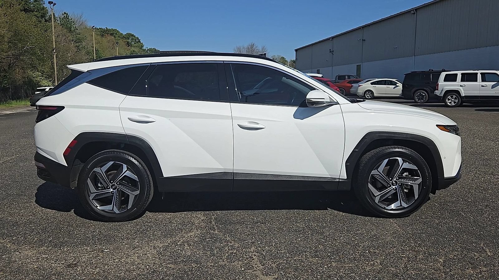 Certified 2023 Hyundai Tucson Limited AWD/4WD image 9