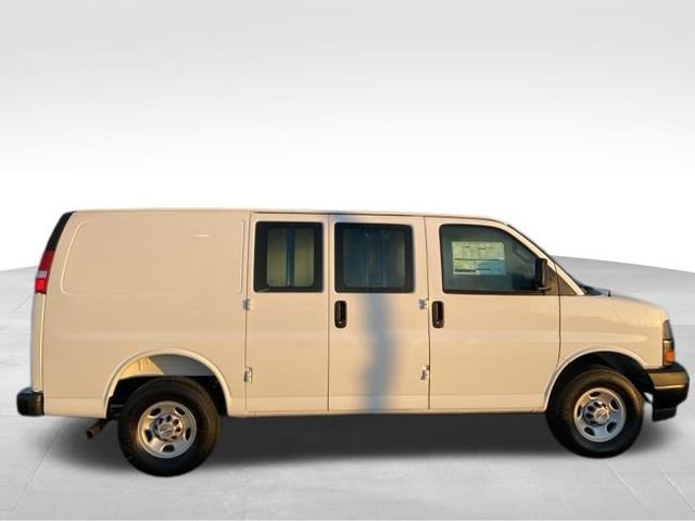 New 2026 Chevrolet Express 2500 RWD image 8