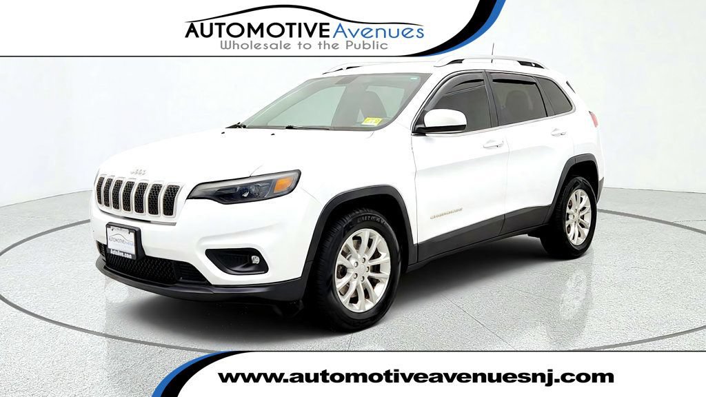 Used 2019 Jeep Cherokee Latitude w/ Cold Weather Group FWD image 1