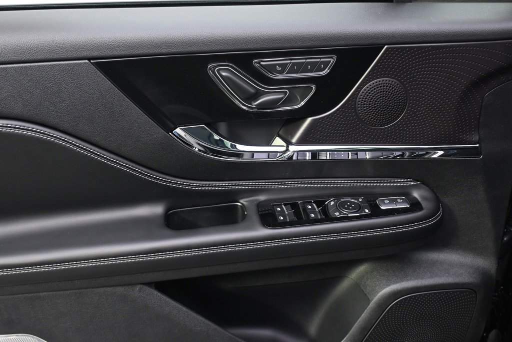 New 2026 Lincoln Corsair Reserve w/ Jet Appearance Package image 22