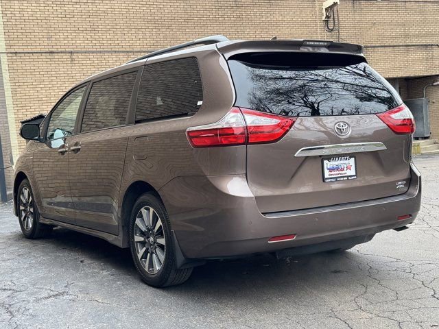 Used 2019 Toyota Sienna Limited Premium image 31