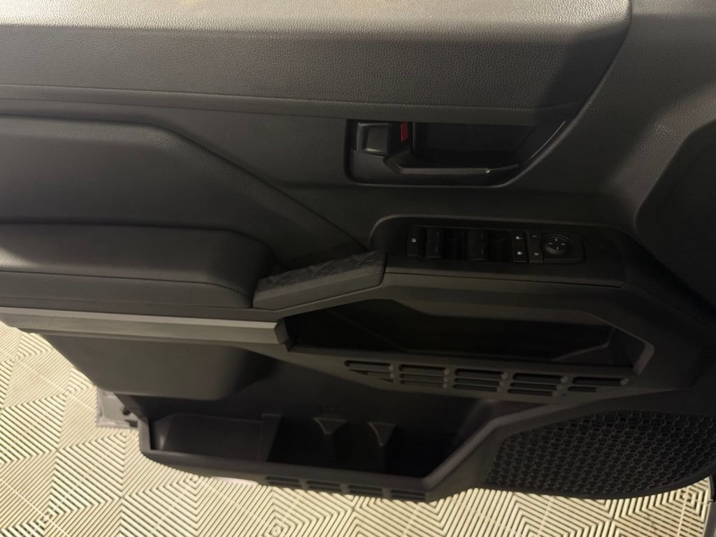 Used 2025 Toyota Tacoma SR5 AWD/4WD image 19