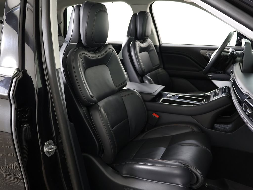 Used 2025 Lincoln Aviator Reserve w/ Equipment Group 201A AWD/4WD image 37