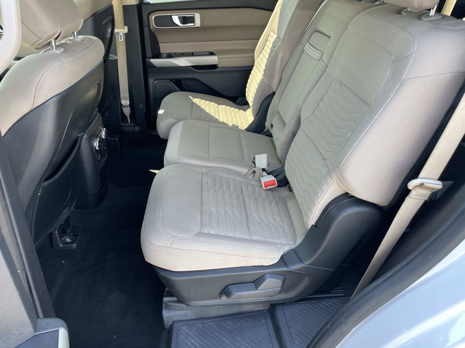 Used 2020 Ford Explorer XLT RWD image 14