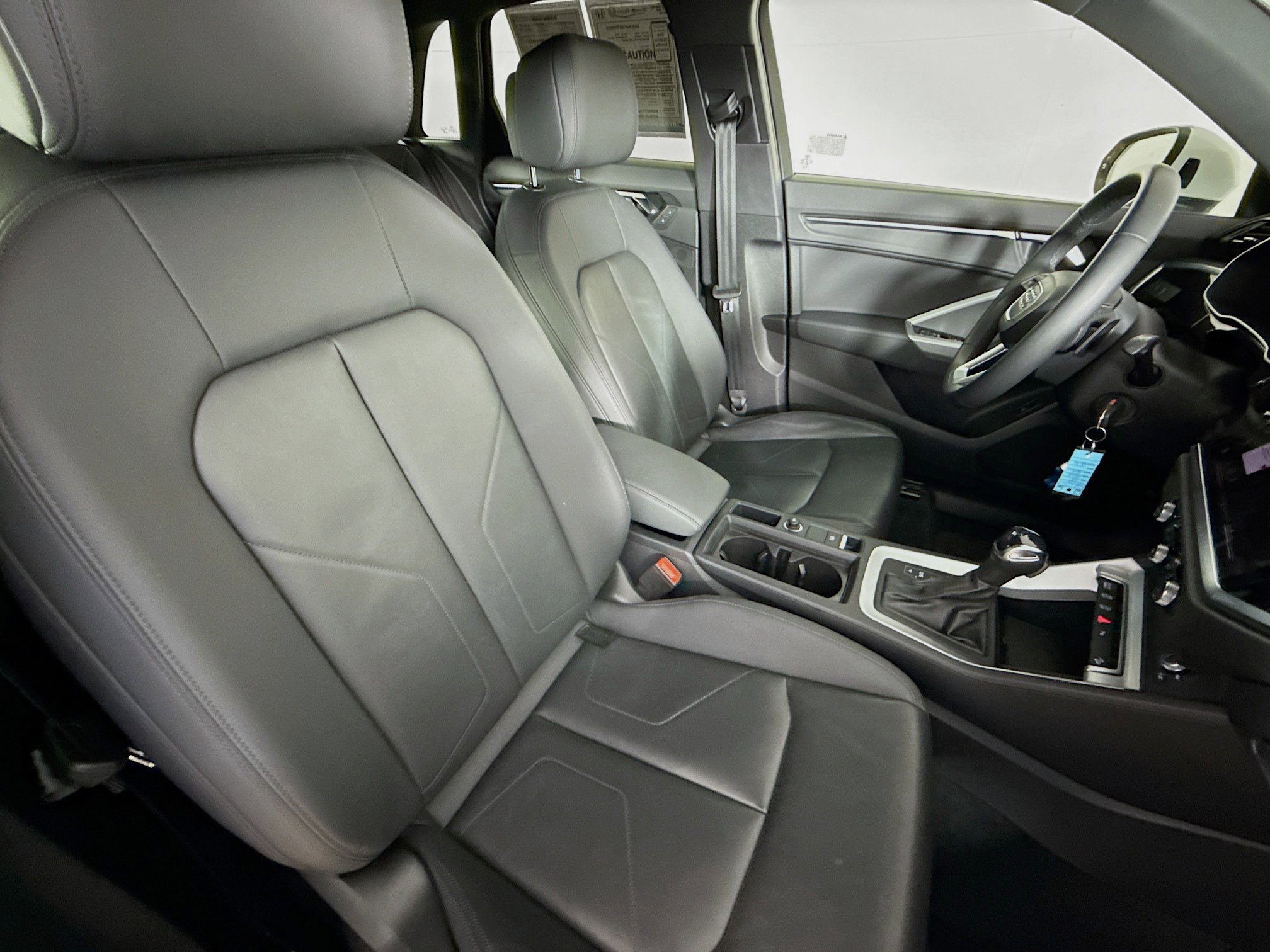 Used 2025 Audi Q3 2.0T Premium image 35