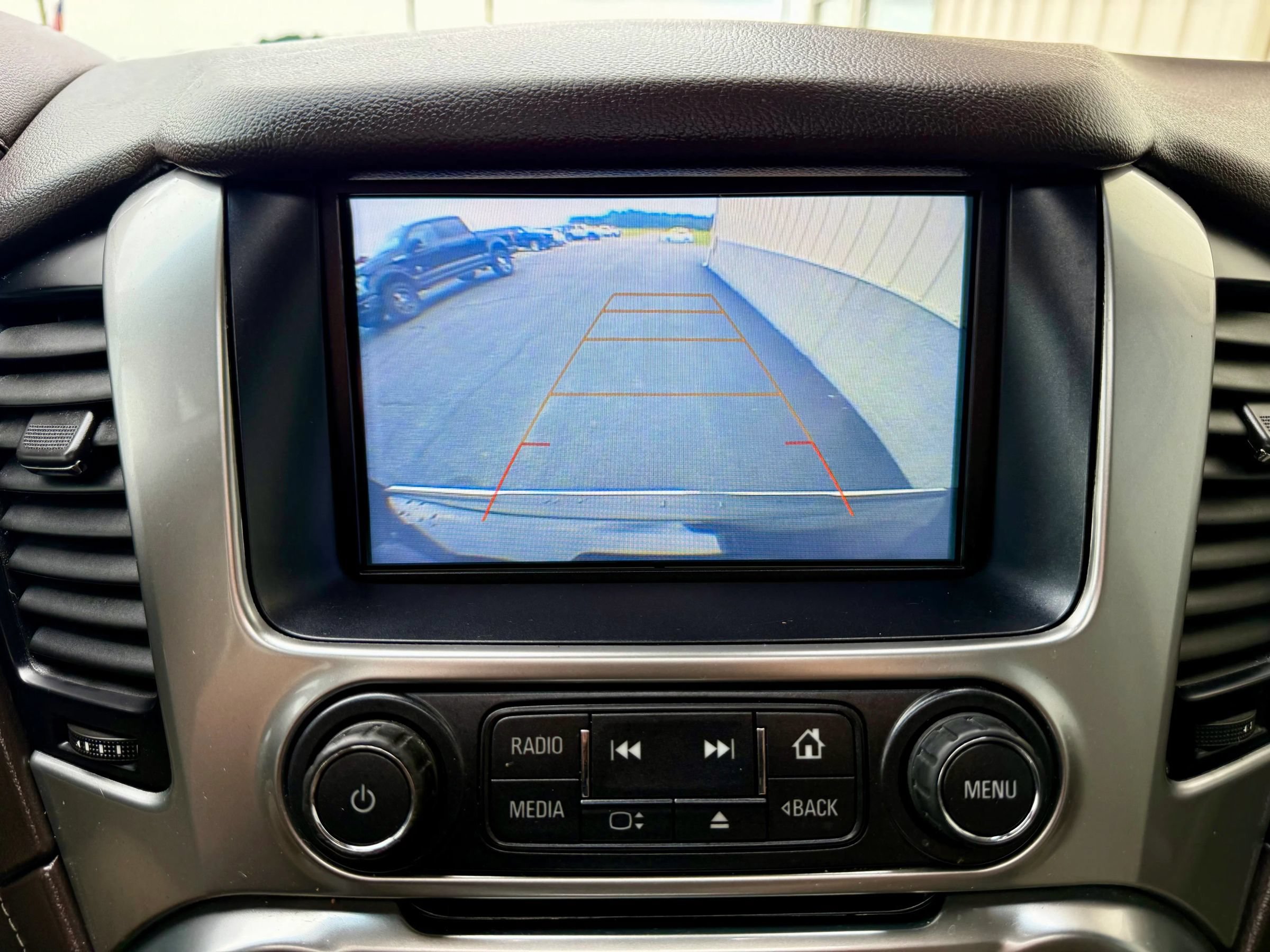 Used 2020 Chevrolet Suburban Premier AWD/4WD image 28