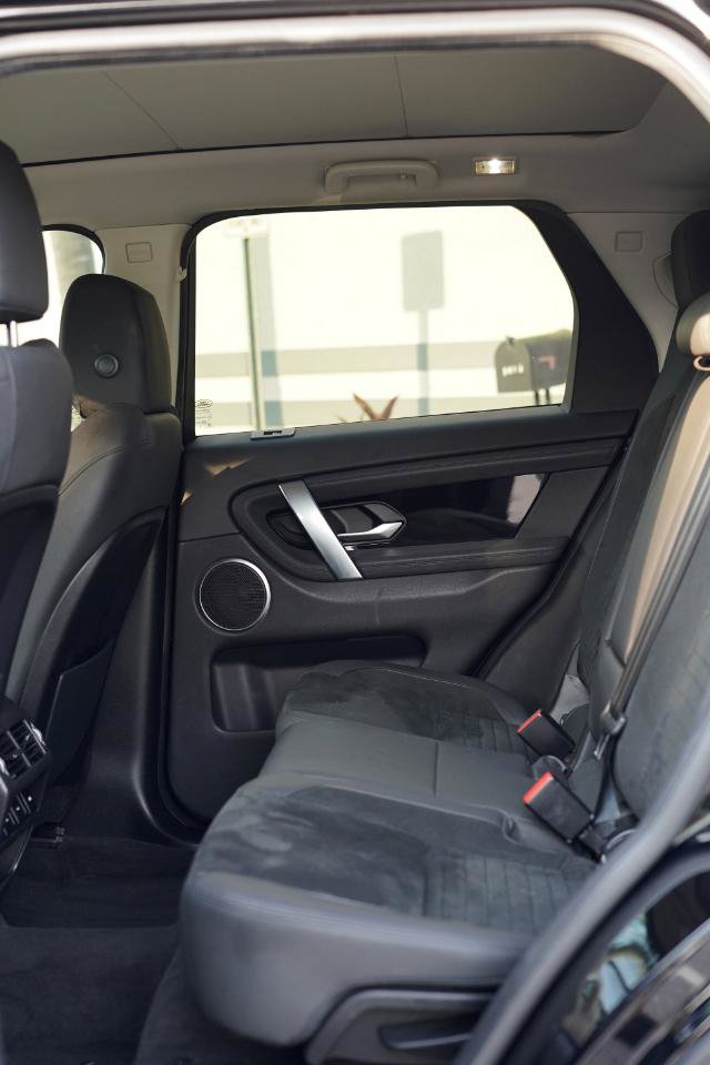 Used 2020 Land Rover Discovery Sport SE AWD/4WD image 16