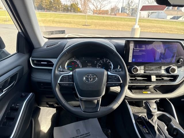 Used 2024 Toyota Highlander XLE image 19