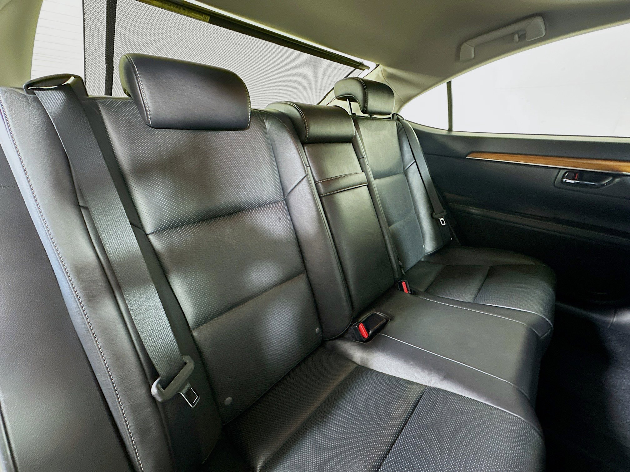 Used 2015 Lexus ES 300h w/ Navigation System Package FWD image 27