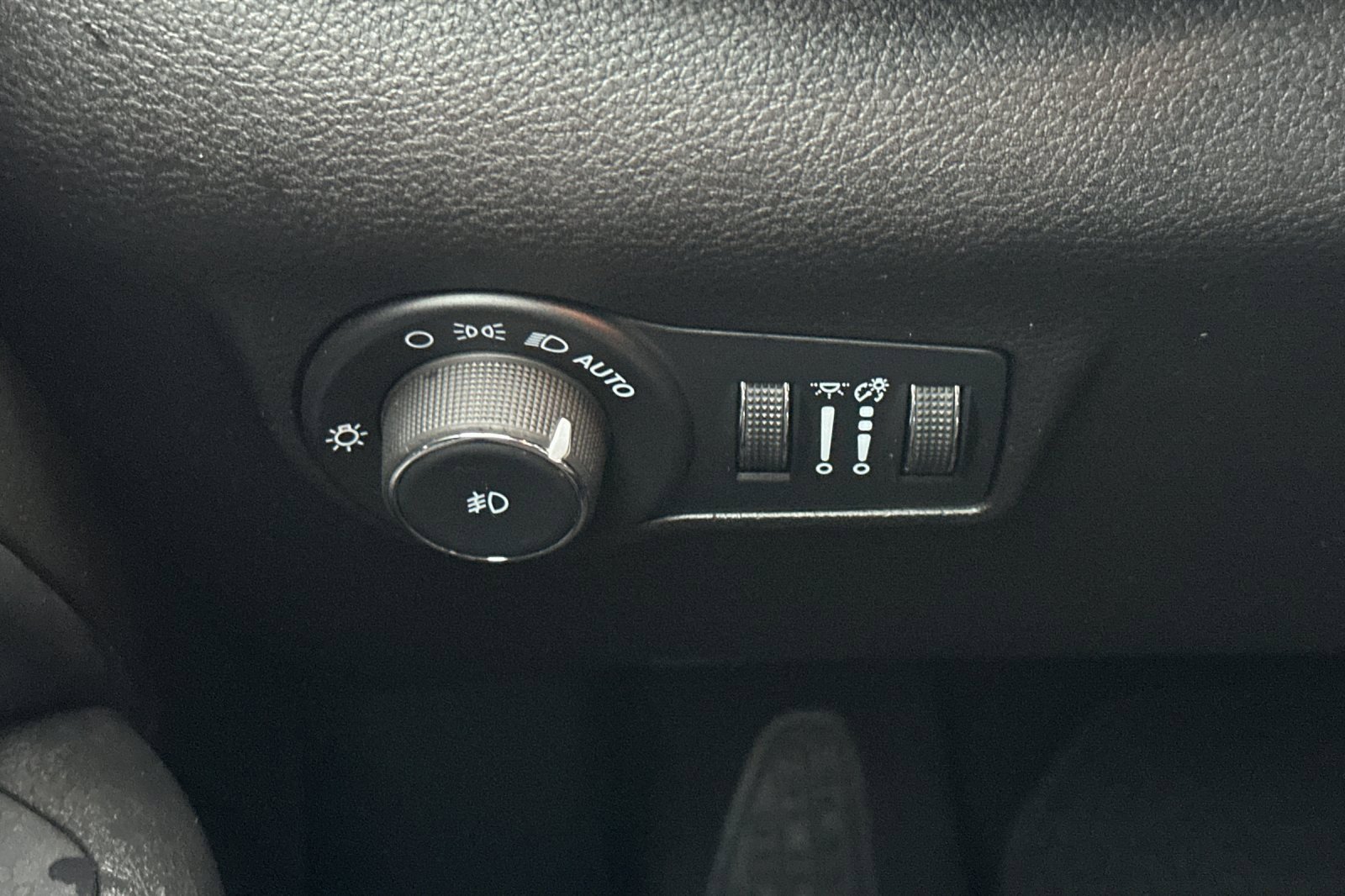 Used 2024 Jeep Compass Trailhawk image 30