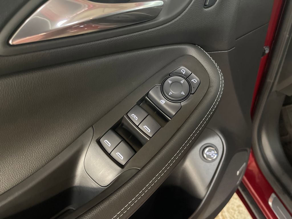 Used 2025 Buick Encore GX Avenir w/ Avenir Convenience Package AWD/4WD image 16