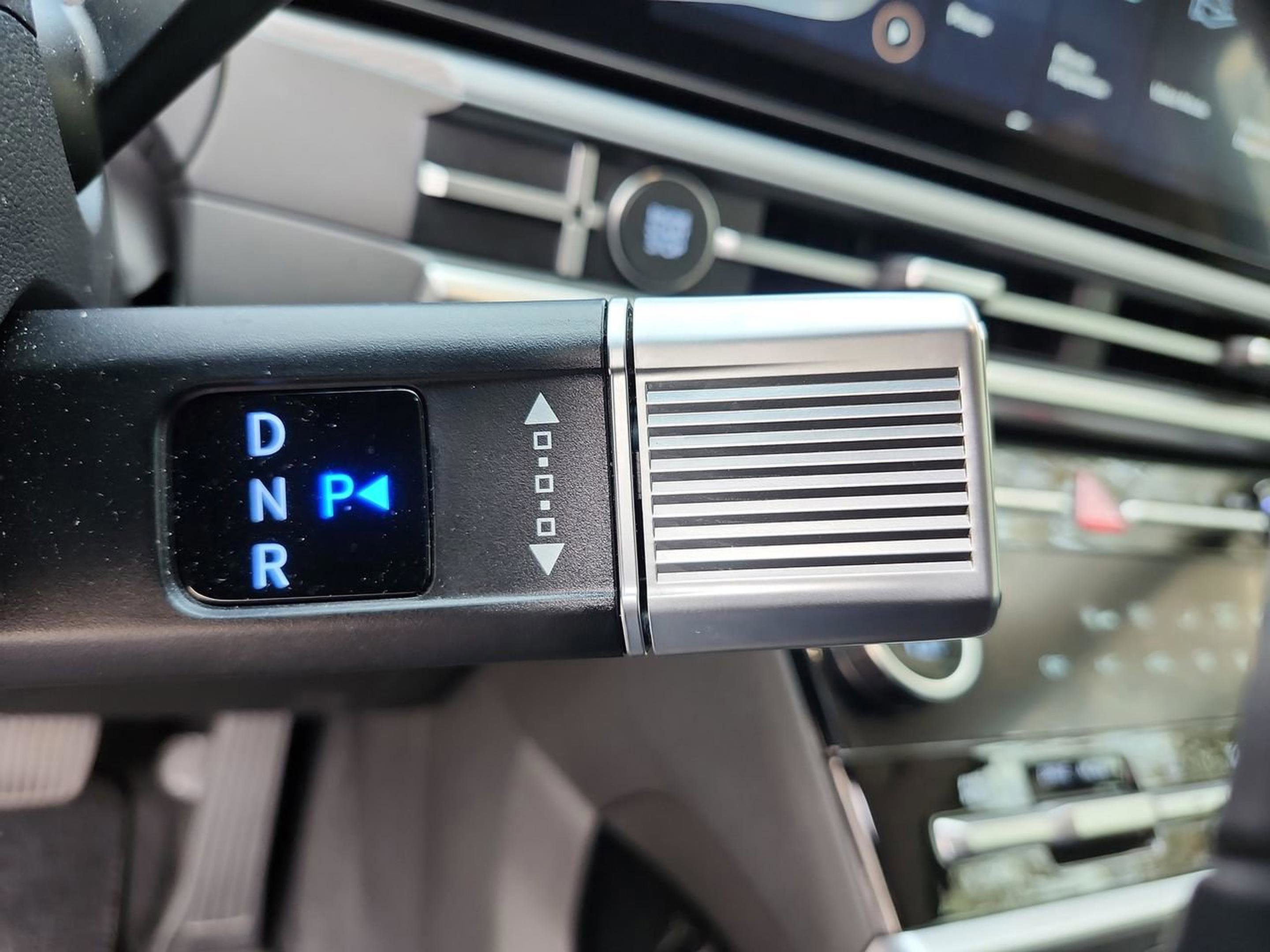 Certified 2025 Hyundai Santa Fe SEL image 15