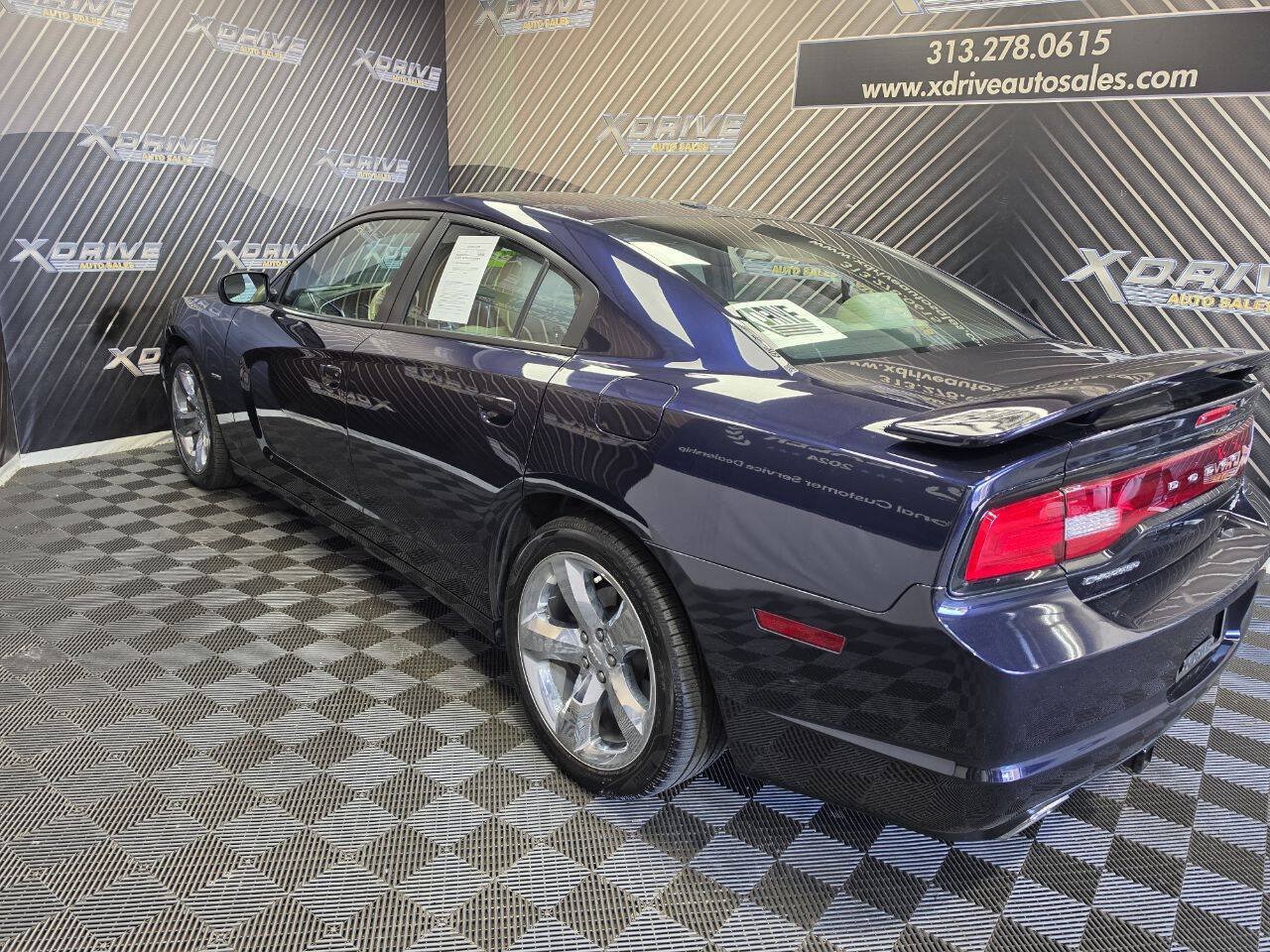 Used 2012 Dodge Charger R/T w/ Wheels & Tunes Group RWD image 11