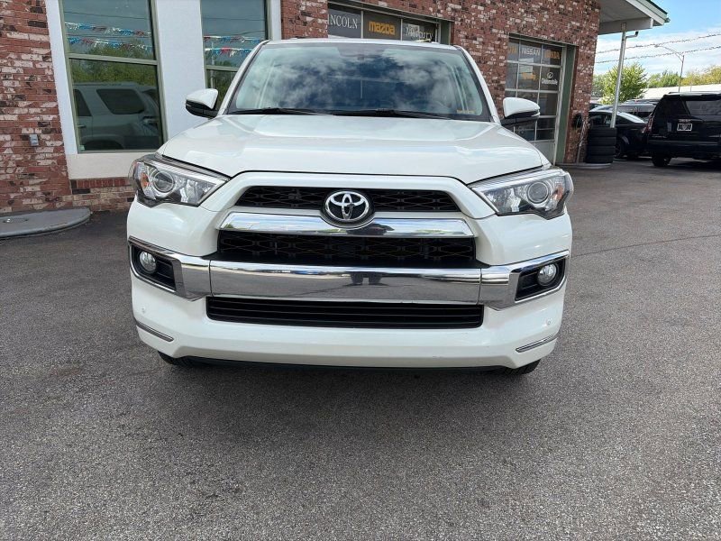 Used 2018 Toyota 4Runner Limited AWD/4WD image 2