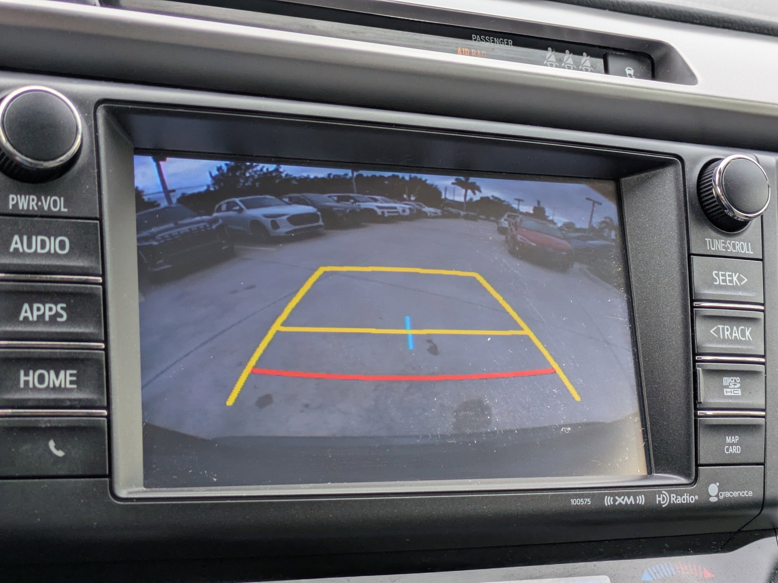 Used 2018 Toyota RAV4 Limited FWD image 19