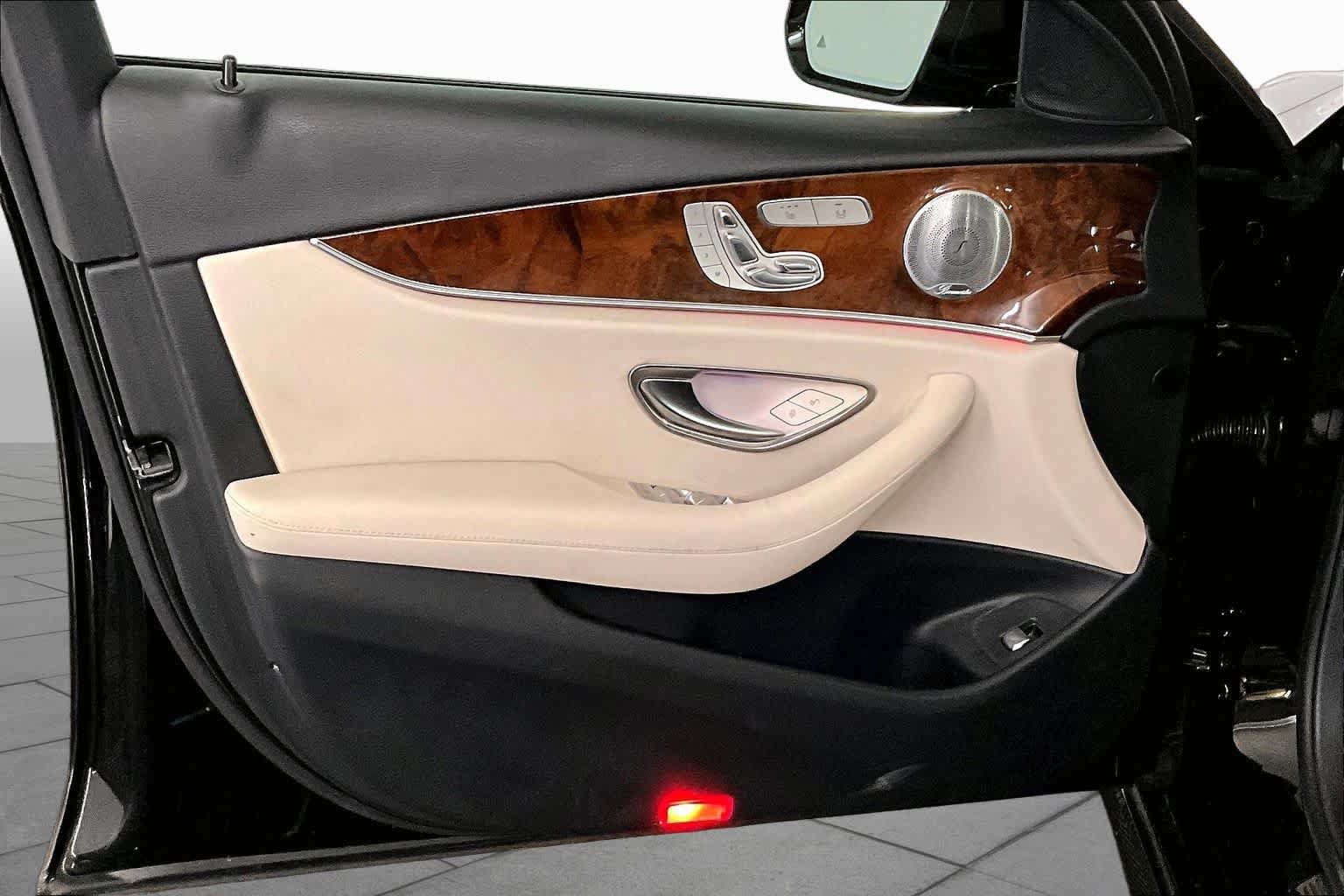Certified 2018 Mercedes-Benz E 300 4MATIC image 22