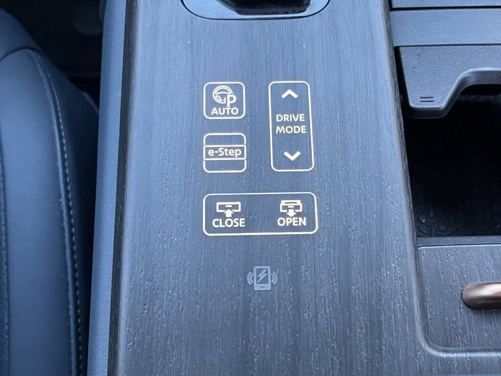 Certified 2024 Nissan Ariya AWD image 7