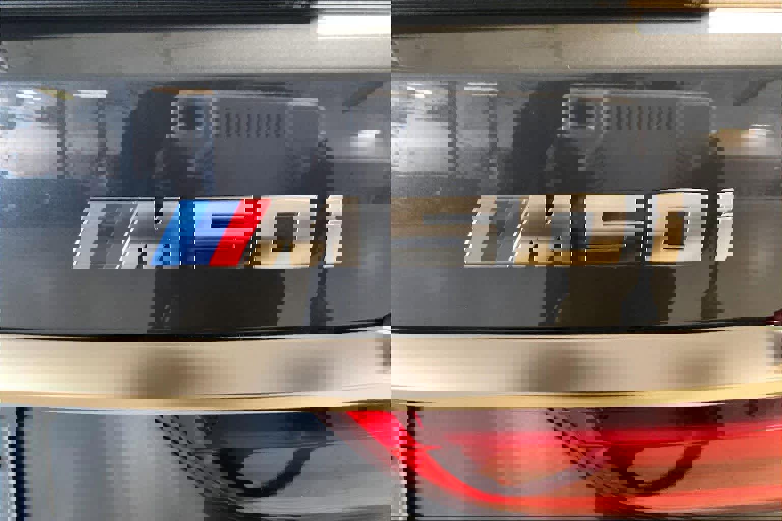 Used 2021 BMW X7 M50i w/ Executive Package image 9