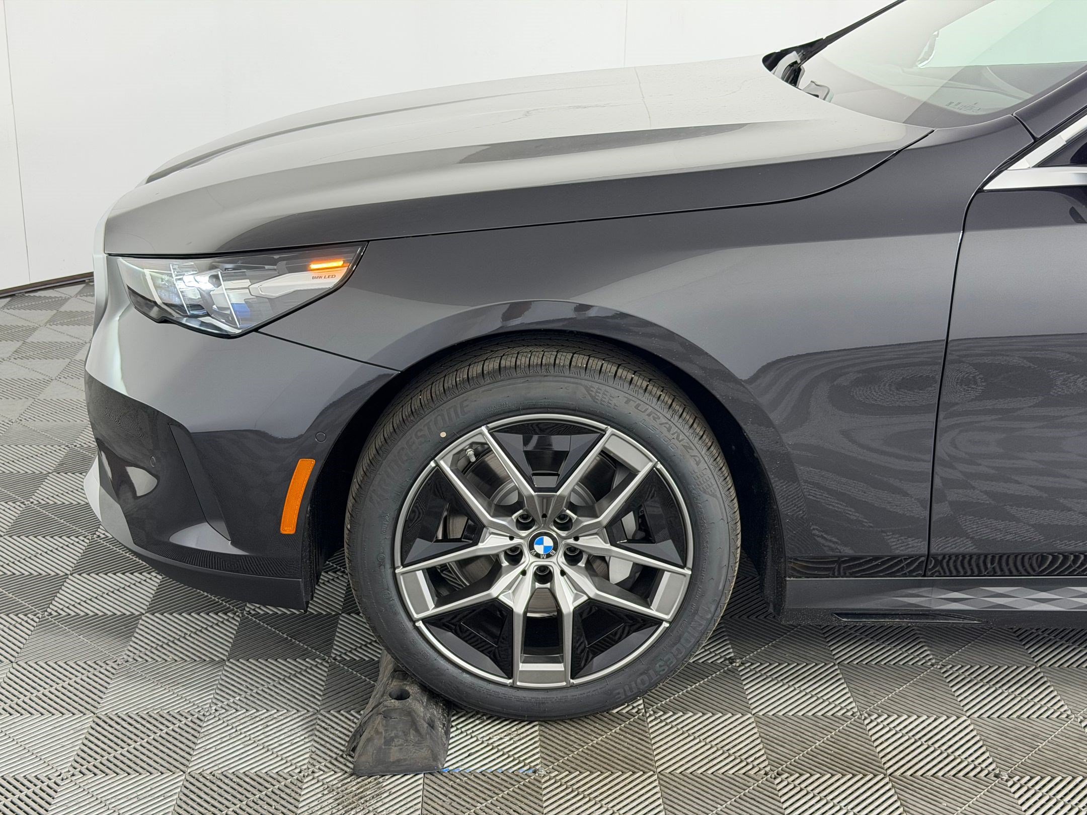Used 2026 BMW 530i w/ Convenience Package RWD image 9
