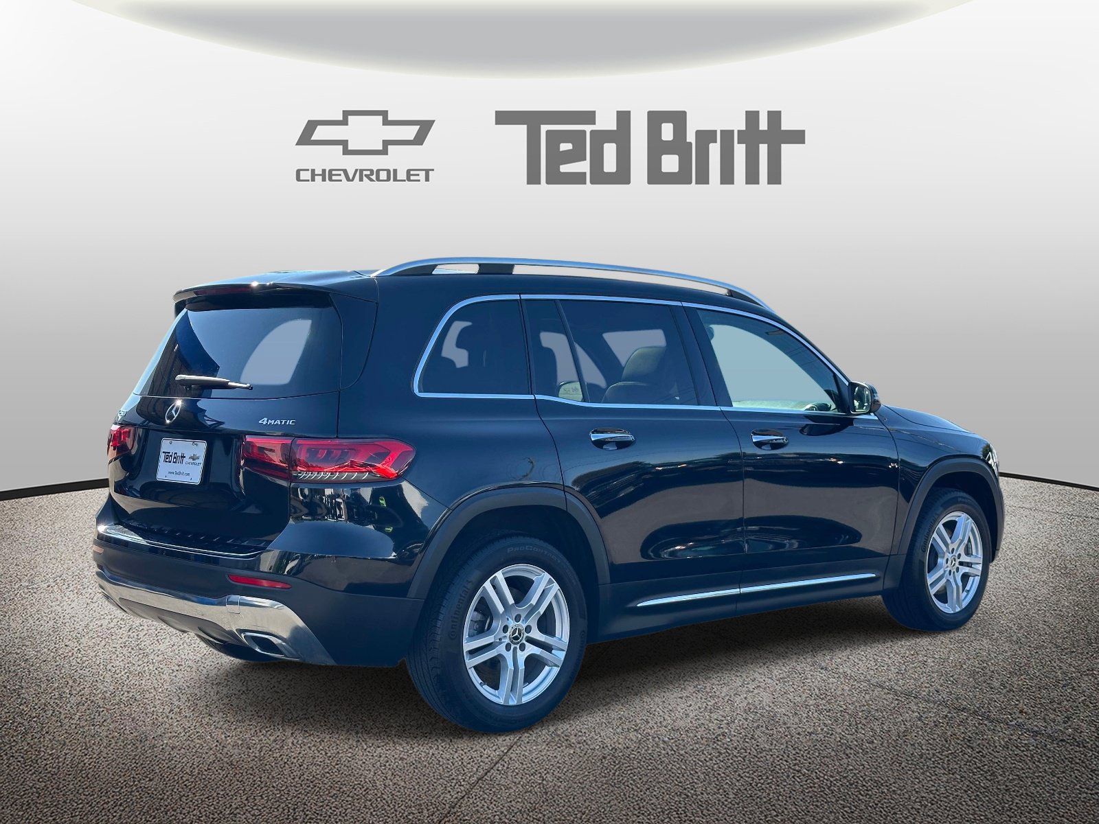 Used 2023 Mercedes-Benz GLB 250 4MATIC w/ Premium Package image 4