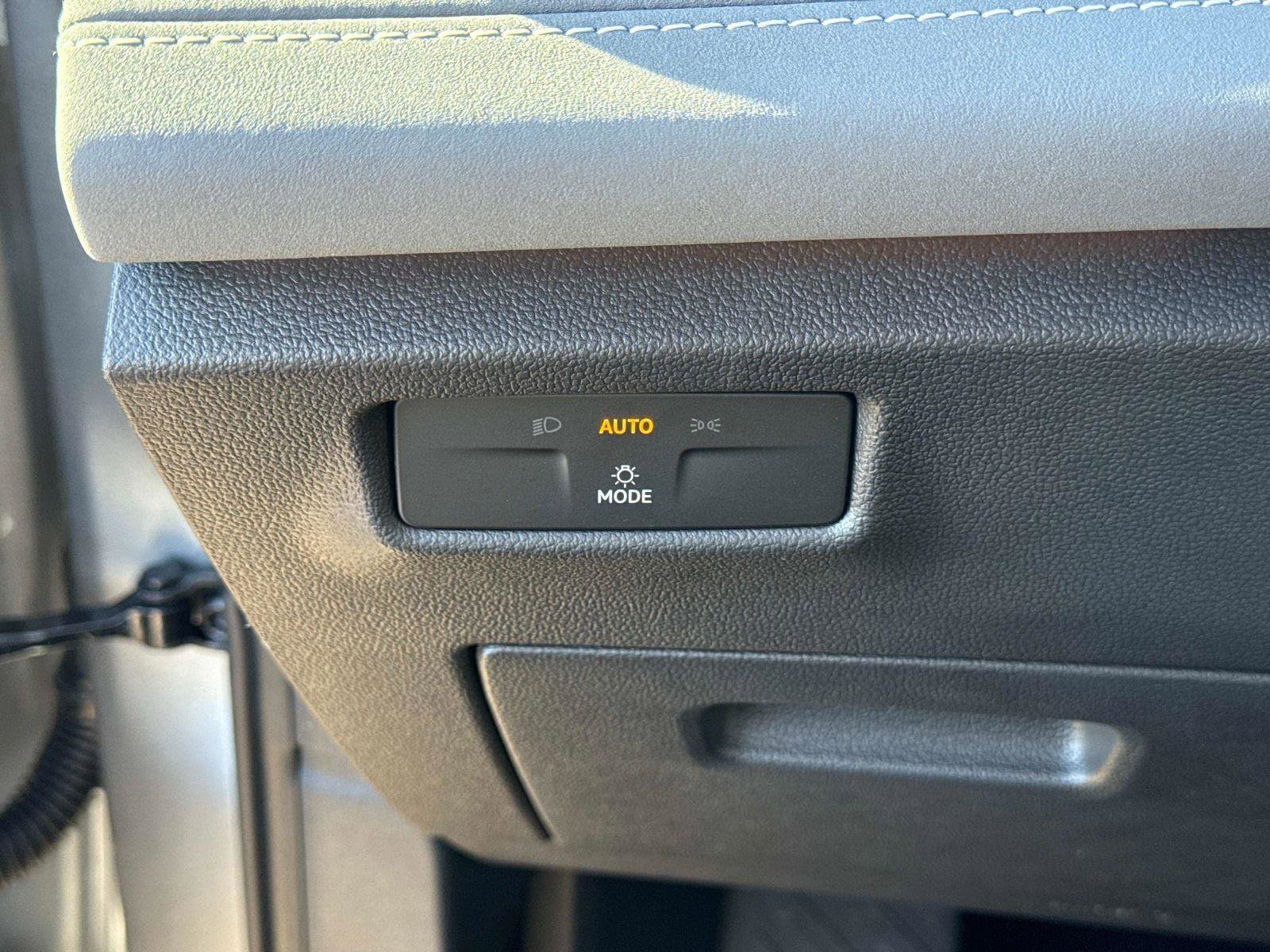 New 2026 Volkswagen Tiguan SE image 30