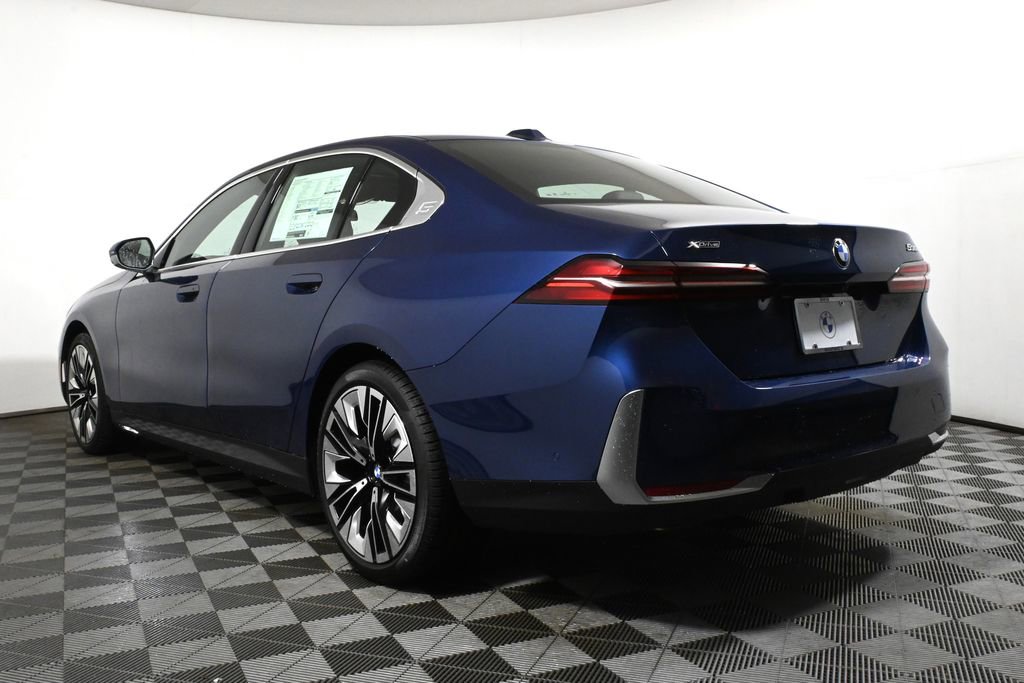 Used 2026 BMW 530i xDrive w/ Premium Package image 5