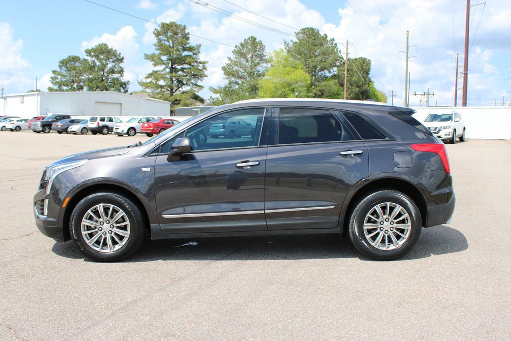 Used 2017 Cadillac XT5 Luxury w/ Driver Awareness Package image 3