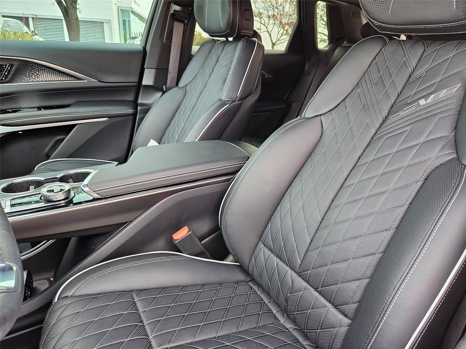 New 2026 Cadillac Lyriq V w/ LPO, Floor Liner Package AWD/4WD image 24